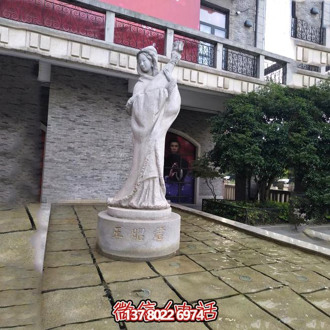 傳承歷史的美，贊美女王的神奇雕像