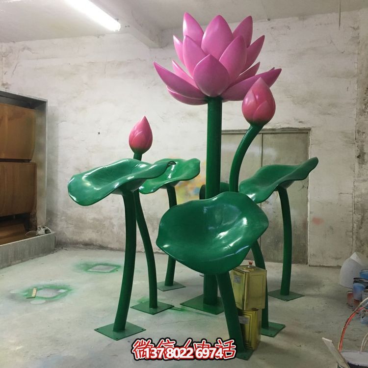 大型不銹鋼彩繪蓮花擺件，為游樂場、商場、戶外公園增色