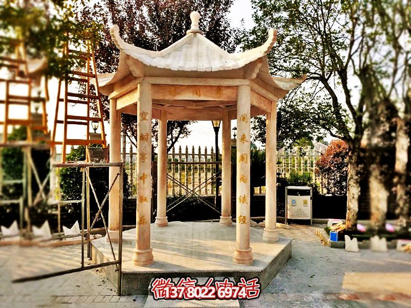 仿古涼亭，擺放在庭院里，欣賞美麗晚霞，營造休閑小區(qū)紅色氛圍
