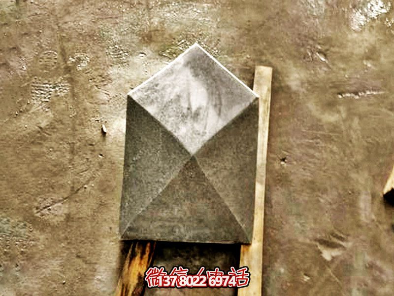 菱形擋車石阻石球，為兒童游樂場提供安全保障