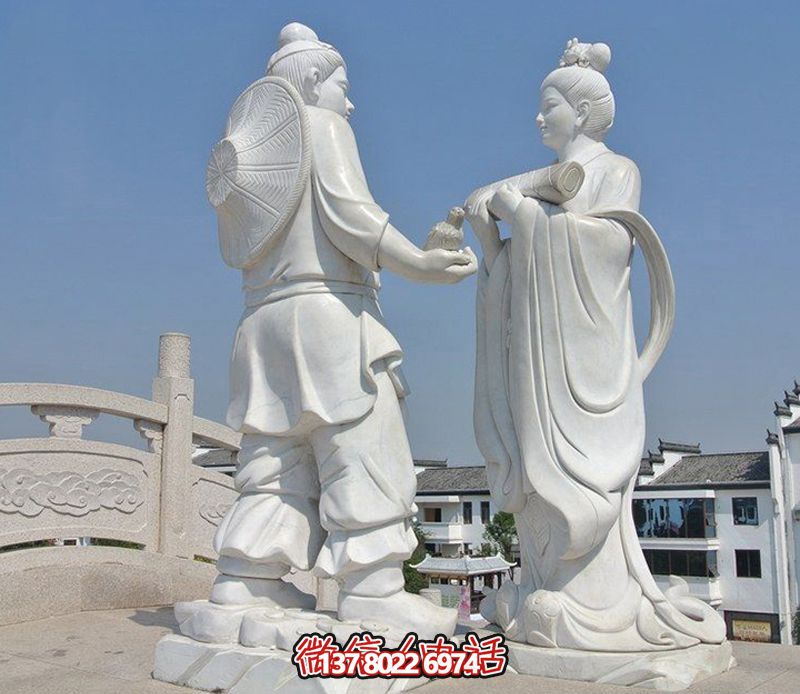 古代牛郎織女石雕，擺放于花園廣場，帶來漢白玉般的浪漫氣息