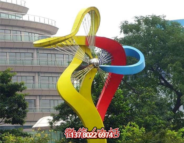 美輪美奐的不銹鋼彩虹舞景觀雕塑，點(diǎn)綴小區(qū)環(huán)境