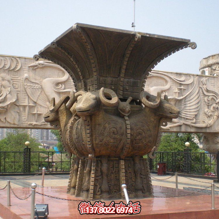 方尊銅香爐雕塑，讓景區(qū)廣場更加精彩