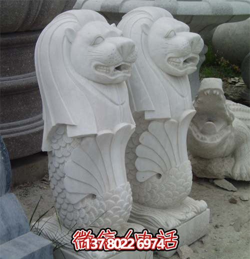 水池邊擺放的青石石雕創(chuàng)意魚尾獅雕塑 水池邊擺放的青石石雕創(chuàng)意魚尾獅雕塑