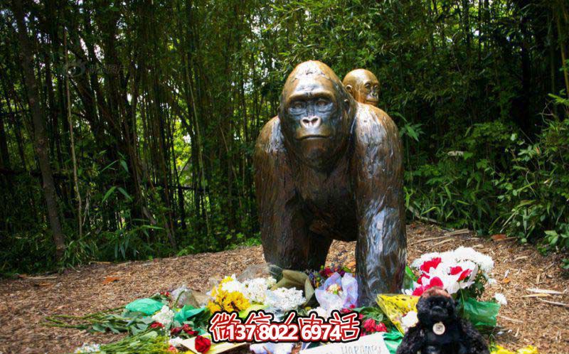 戶(hù)外園林不銹鋼仿銅背著猴子的猩猩雕塑 戶(hù)外園林不銹鋼仿銅背著猴子的猩猩雕塑