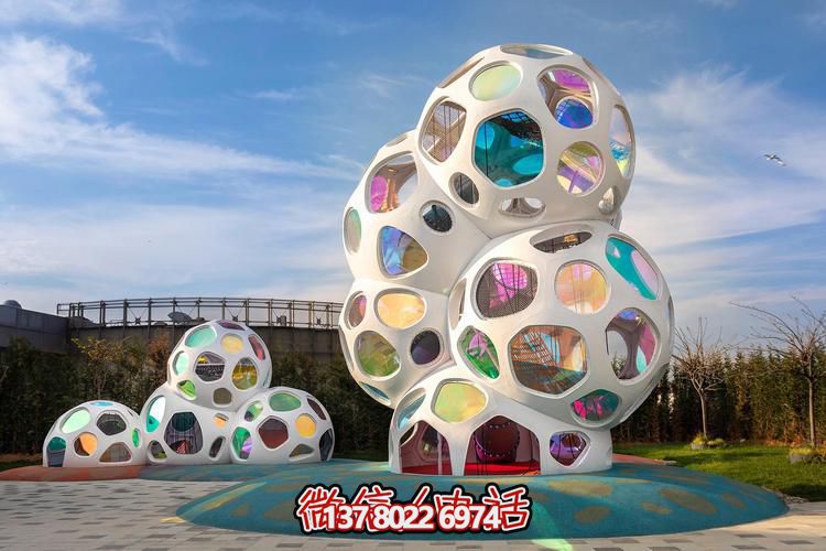 幻彩晶球疊韻：戶外空間的靈動(dòng)藝術(shù)魔方